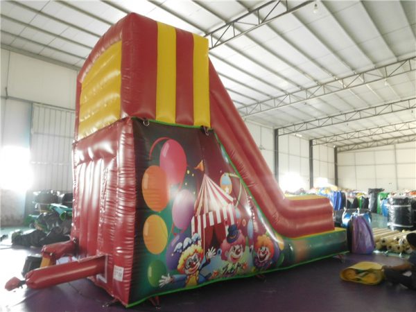scivolo gonfiabile per bambini tema circo