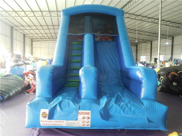 scivolo gonfiabile a tema mare