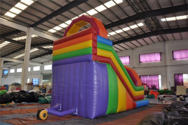 gioco gonfiabile con scivolo