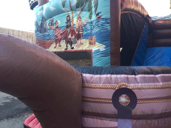 gonfiabile barca pirati