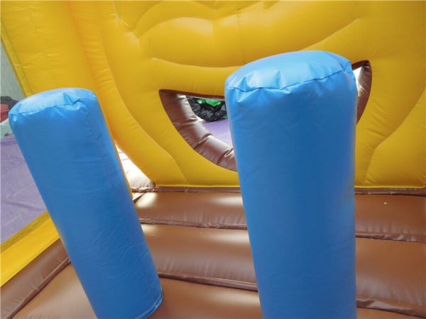 saltarello gonfiabile usato