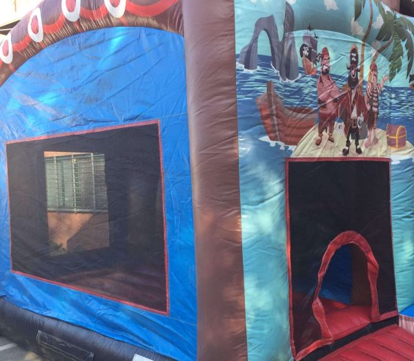 saltarello scivolo pirati