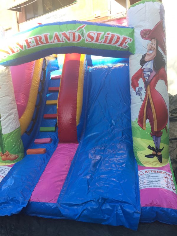 scivolo gonfiabile di peter pan