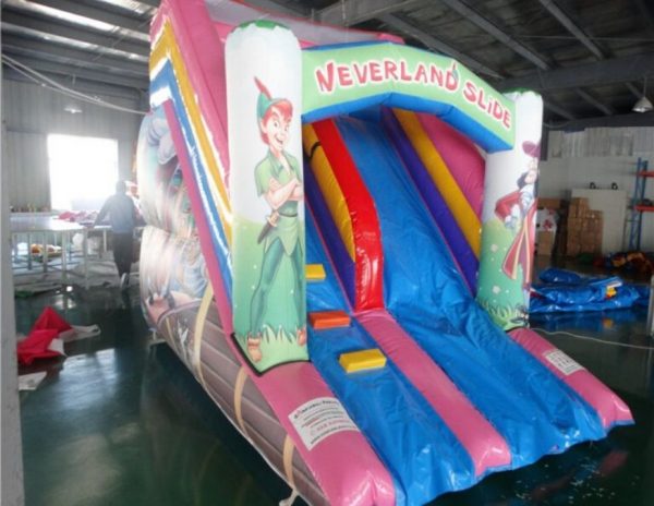 scivolo gonfiabile per interno